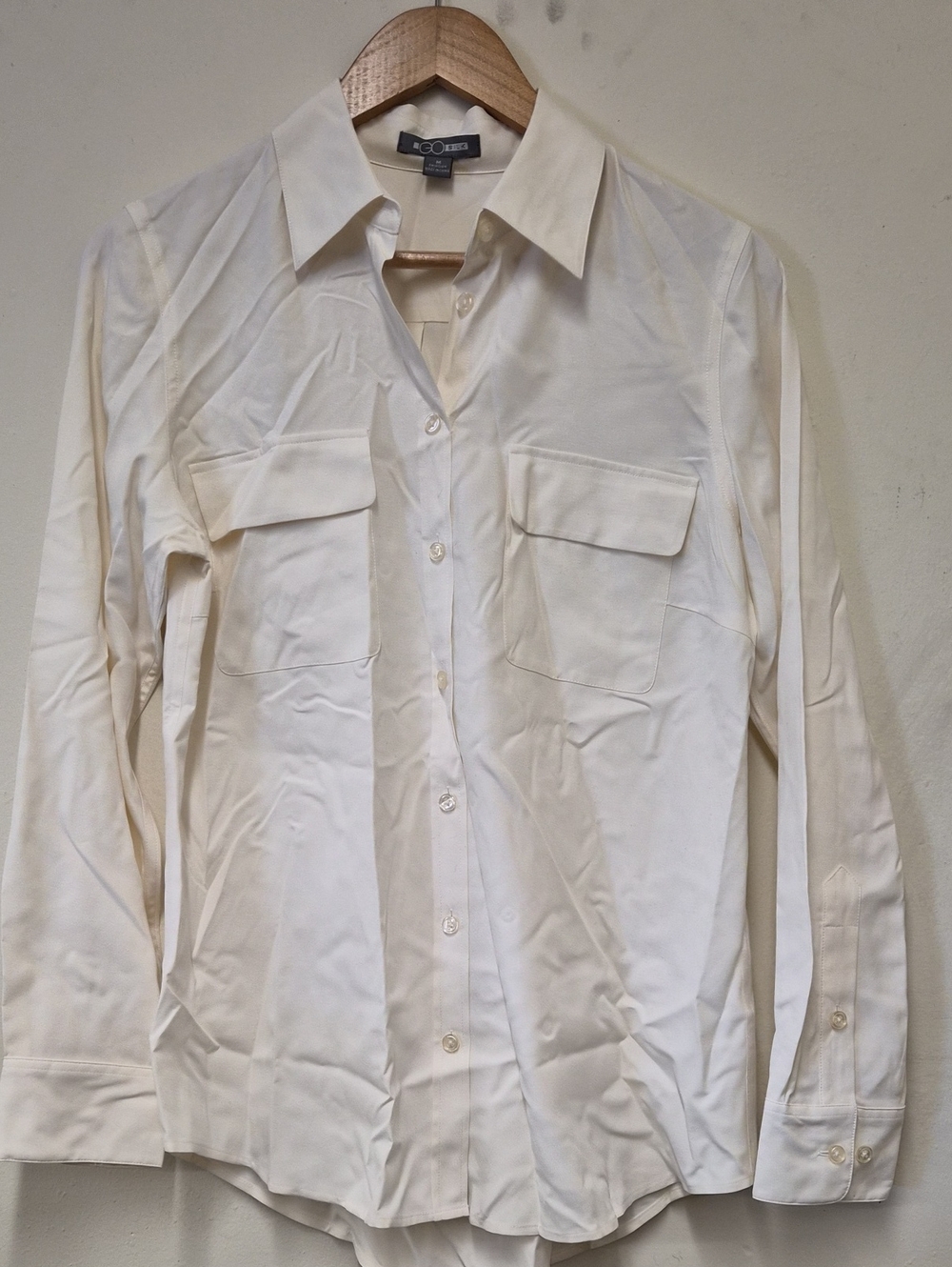 Classic Women's White Dress Shirt with Chest Pockets Size M